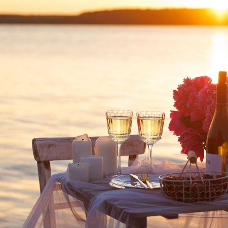 Waldorf Astoria Ras Al Khaimah Luaran gambar A romantic picnic