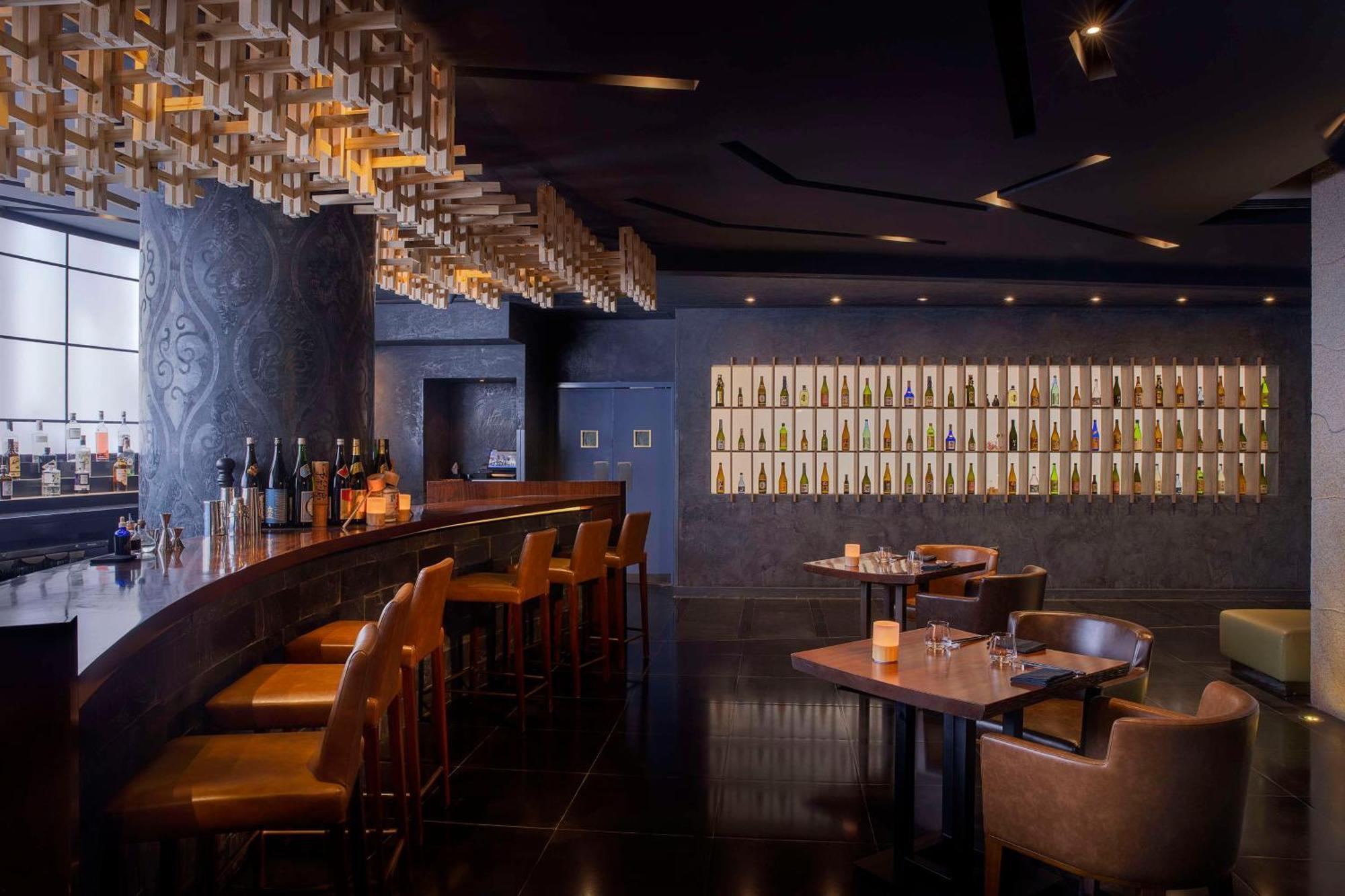 Waldorf Astoria Ras Al Khaimah Luaran gambar The bar at the restaurant