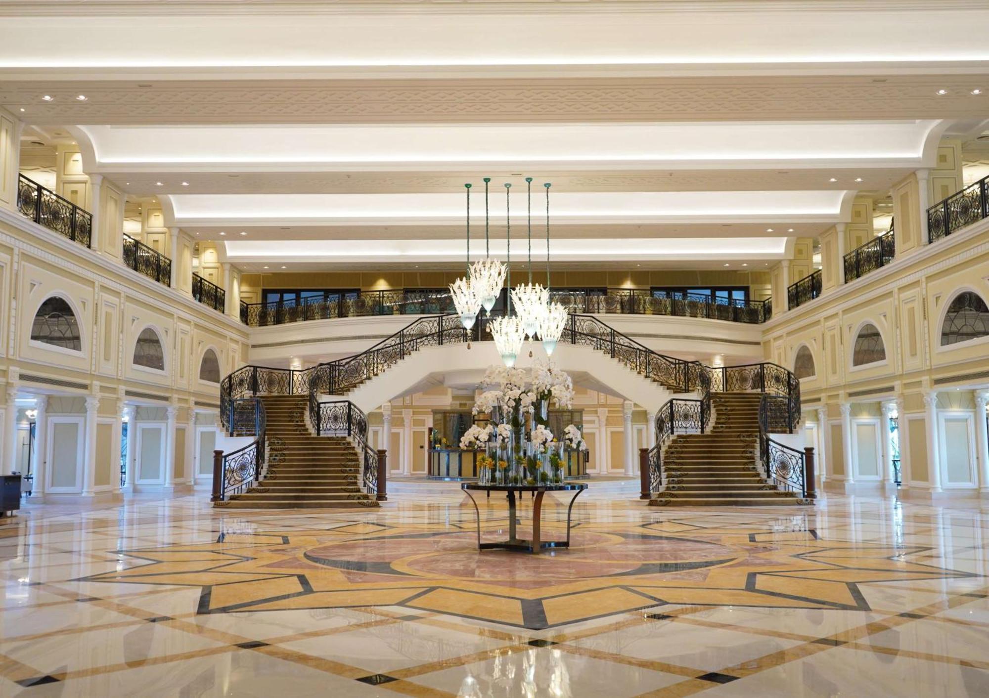 Waldorf Astoria Ras Al Khaimah Luaran gambar The lobby of the hotel