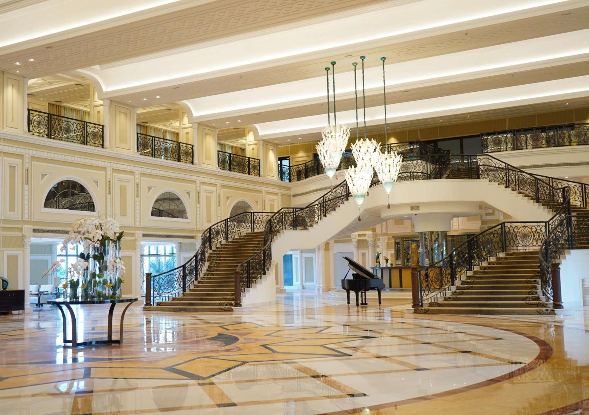Waldorf Astoria Ras Al Khaimah Luaran gambar The lobby of the hotel